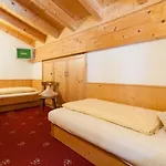 Otel Pinzger Tux