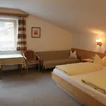 Otel Pinzger 3*