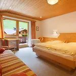 Otel Pinzger Tux