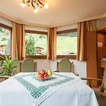 Pinzger Otel