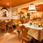 Pinzger Otel 3*