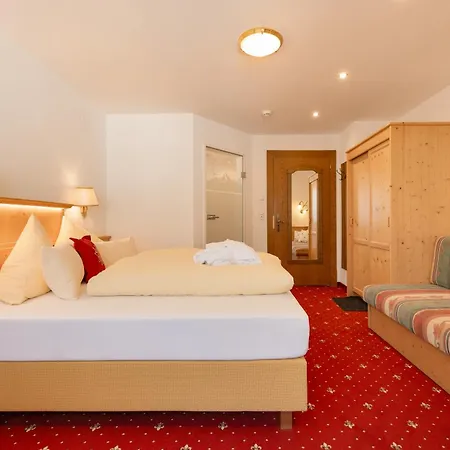 Hotel Pinzger Tux