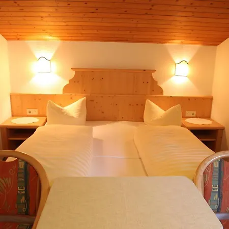 Hotel Pinzger Tux